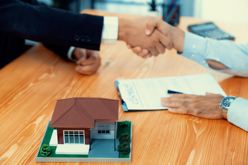 Signature d’un compromis de vente pour une maison avec accompagnement notarial